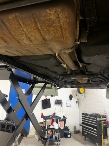 928034-44 Volvo 850R Sedan 2.3 Red - 1996