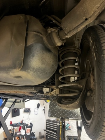 928034-45 Volvo 850R Sedan 2.3 Red - 1996