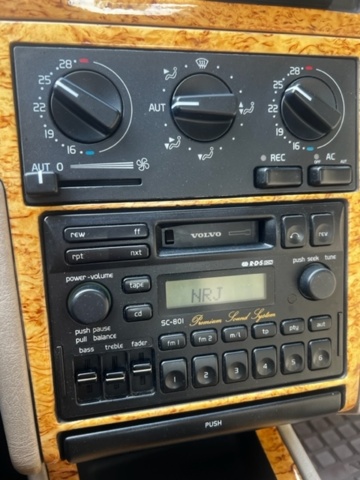 928034-47 Volvo 850R Sedan 2.3 Red - 1996