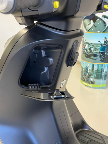 872343-14 Electric moped YADEA C1S 2022