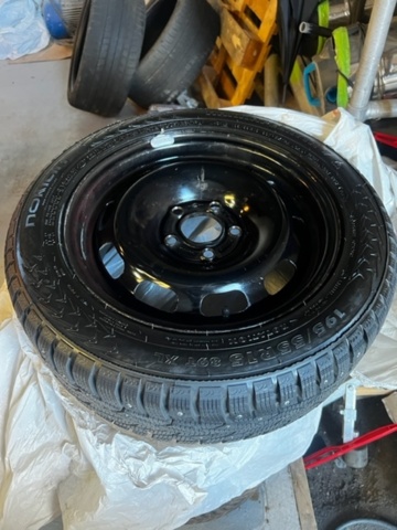 928034-48 Volvo 850R Sedan 2.3 Red - 1996