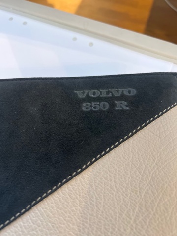 928034-51 Volvo 850R Sedan 2.3 Red - 1996