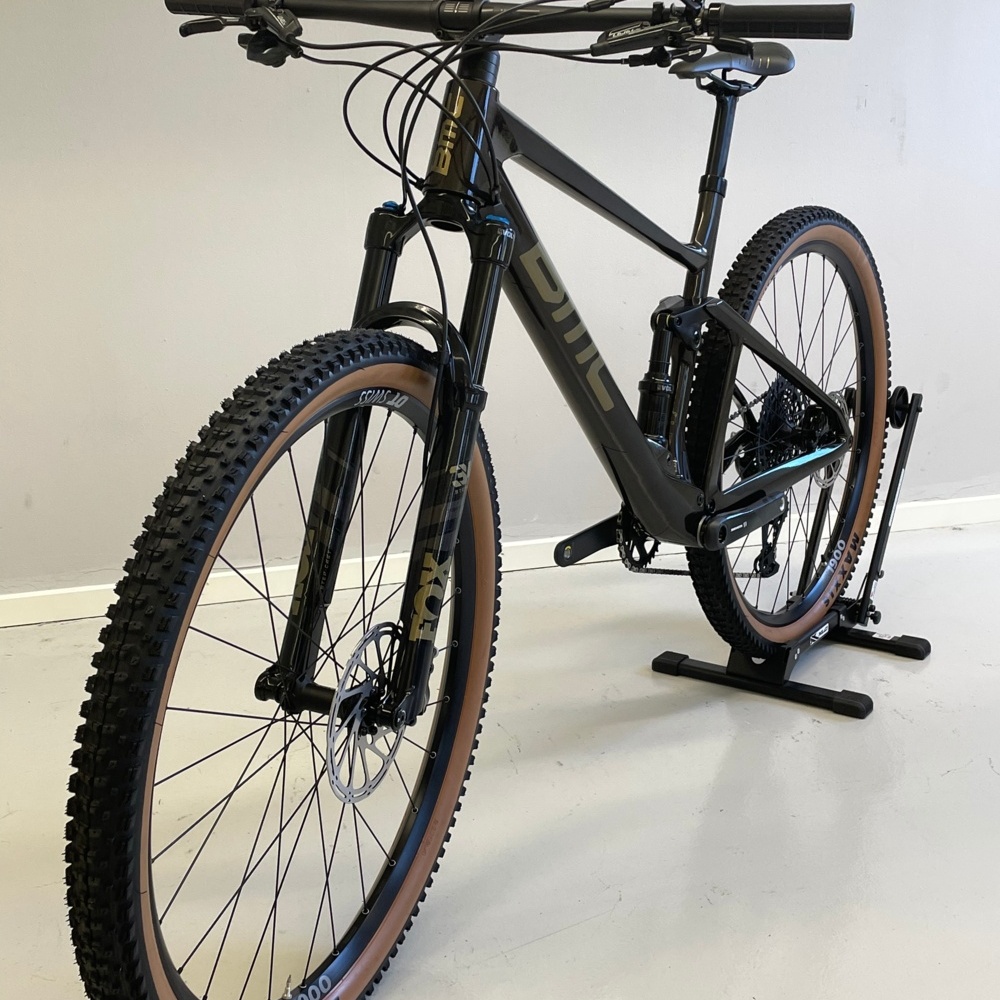 872344-2 Mountainbike BMC fourstroke 01 LT two