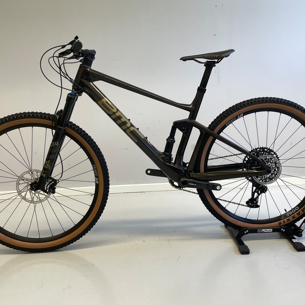 872344-1 Mountainbike BMC fourstroke 01 LT two