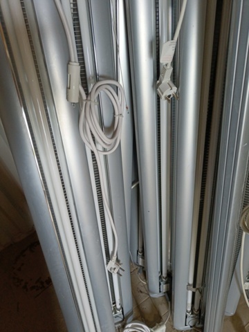 887660-4 18 ceiling fixtures