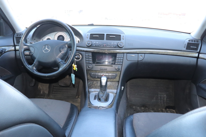 928035-9 Mercedes-Benz E 200 T Kompressor - 2005 (WLO660)