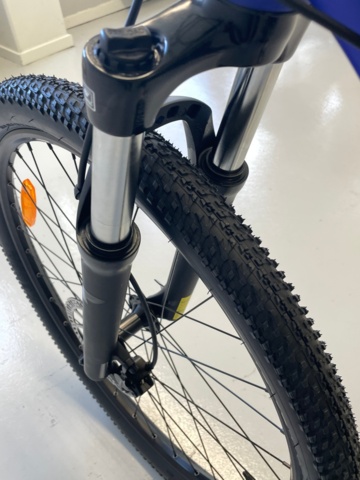 872348-11 Mountain bike Principia Evoke A 2.7