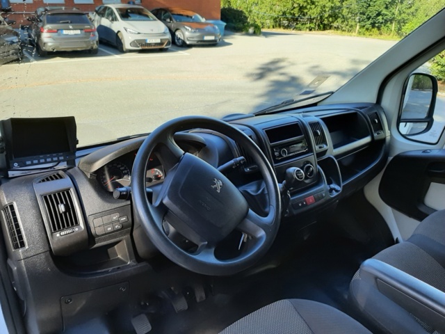 630246-26 Food truck / Peugeot Boxer Chassis Cab 335 2.2 HDi - 2015