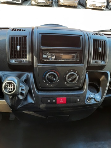 630246-32 Food truck / Peugeot Boxer Chassis Cab 335 2.2 HDi - 2015