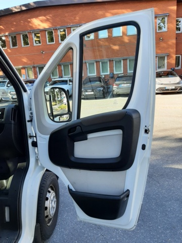 630246-37 Food truck / Peugeot Boxer Chassis Cab 335 2.2 HDi - 2015