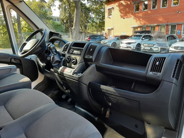 630246-39 Food truck / Peugeot Boxer Chassis Cab 335 2.2 HDi - 2015