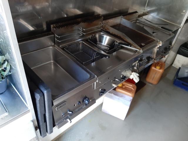 630246-49 Food truck / Peugeot Boxer Chassis Cab 335 2.2 HDi - 2015