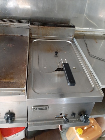 630246-53 Food truck / Peugeot Boxer Chassis Cab 335 2.2 HDi - 2015