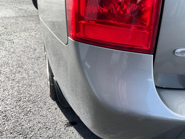 938320-22 Kia Carens 2.0 CRDi - 2008