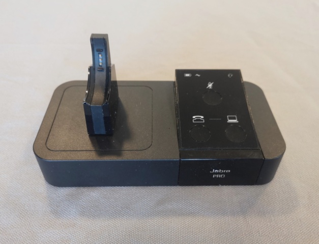 938838-6 Headset Jabra Pro 9450, associated charger, DHSG cable