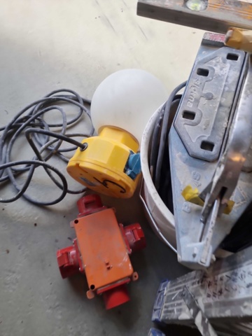 824906-5 Mixed tiling putty