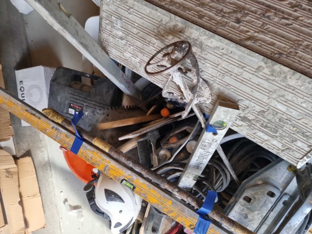 824906-8 Mixed tiling putty