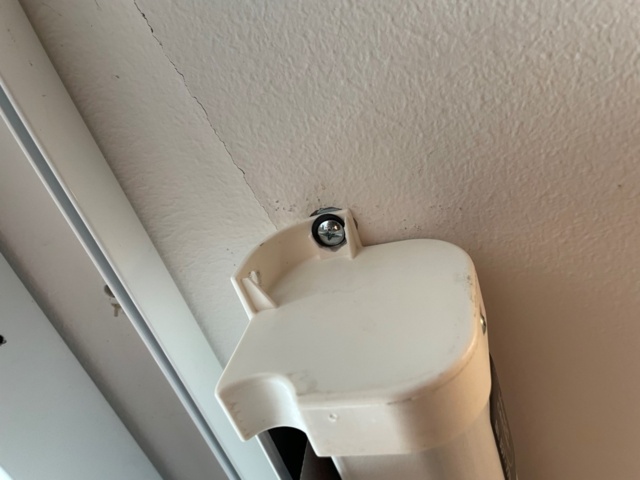 917333-10 Projector and screen BenQ SP840 -2012