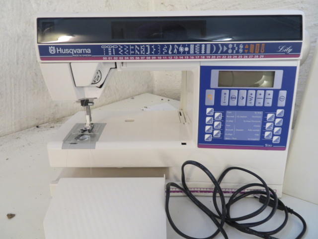 938980-2 Sewing machine - Husqvarna Lily 530