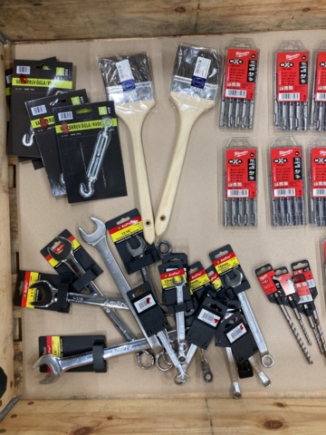 938357-3 Assortment of tools Ampro, Bahco, Milwaukee etc