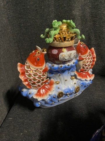 686717-2 Chinese art, vases, urns etc