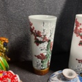 686717-8 Chinese art, vases, urns etc