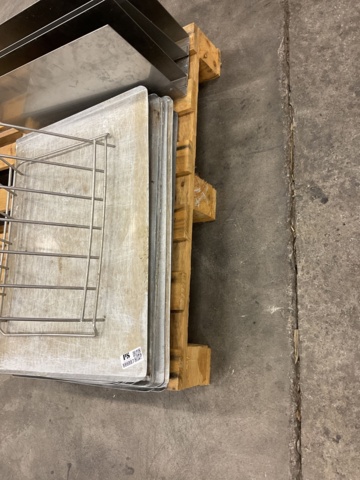 886887-4 Bakery/pizza trays