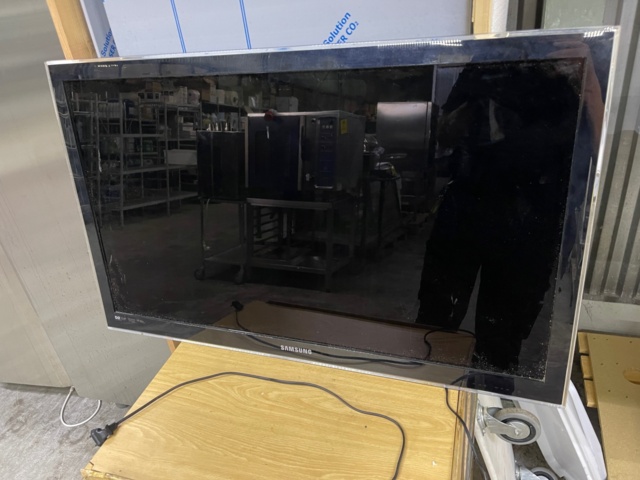 686736-1 TV Samsung UE40C6005RW