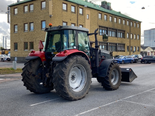 912573-5 Traktor Massey Ferguson 5470 -2007