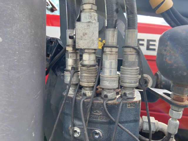 912573-30 Traktor Massey Ferguson 5470 -2007