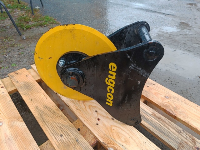 928389-1 NY Asfaltsskärare Engcon S40-Fäste