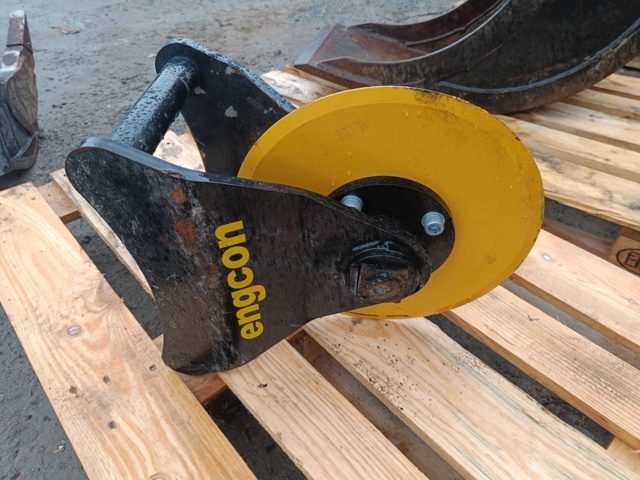 928389-6 NY Asfaltsskärare Engcon S40-Fäste