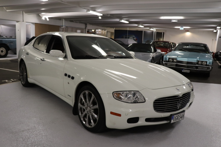 928037-11 Maserati Quattroporte 4.2 V8 - 2007