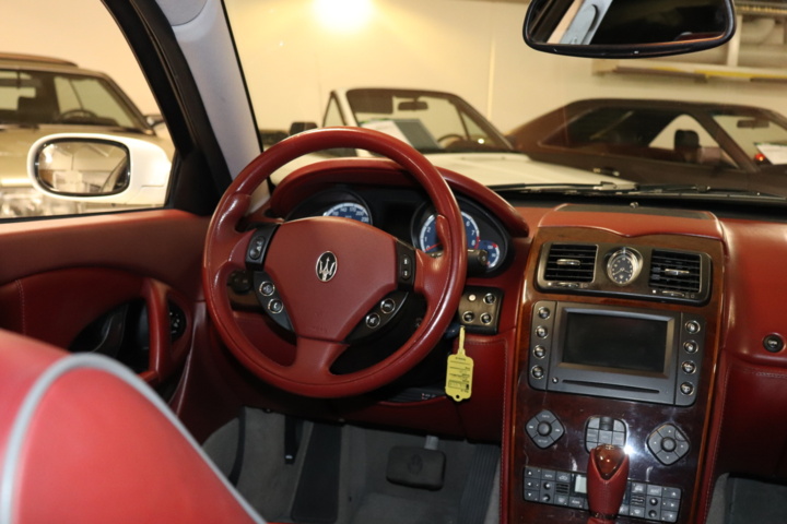 928037-17 Maserati Quattroporte 4.2 V8 - 2007