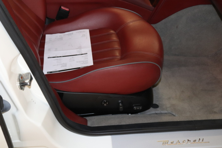 928037-20 Maserati Quattroporte 4.2 V8 - 2007