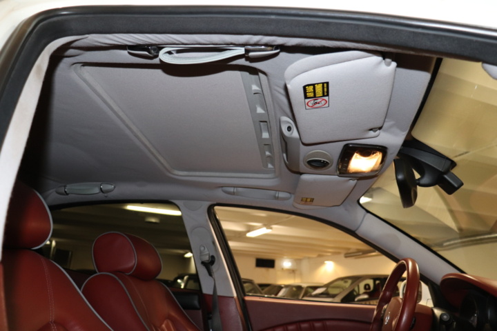 928037-23 Maserati Quattroporte 4.2 V8 - 2007