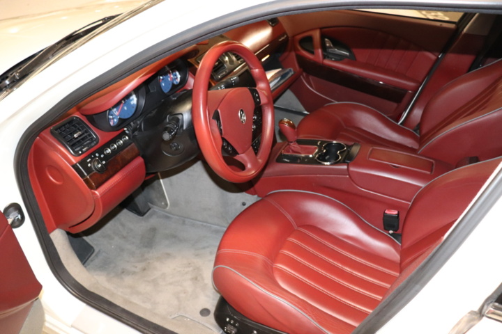 928037-35 Maserati Quattroporte 4.2 V8 - 2007