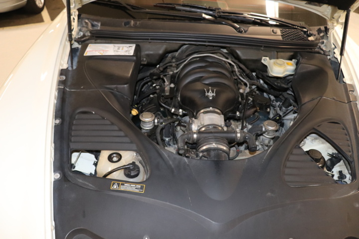 928037-42 Maserati Quattroporte 4.2 V8 - 2007