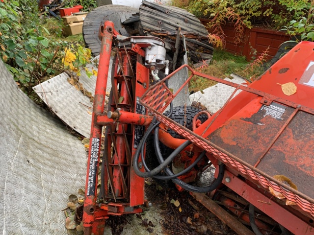 810042-6 Riding mower Toro Turf Pro 84 (rep. object)