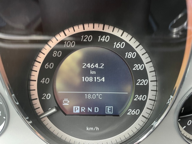 906897-16 Mercedes-Benz E 200 CGI BlueEFFICIENCY - 2011