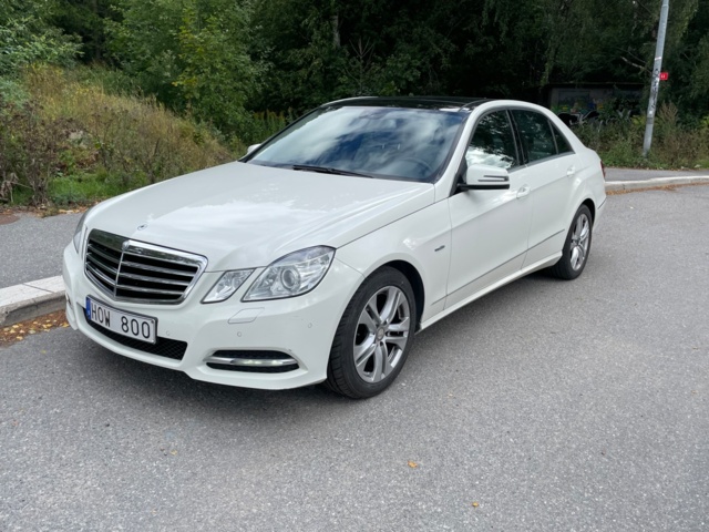 906897-1 Mercedes-Benz E 200 CGI BlueEFFICIENCY - 2011