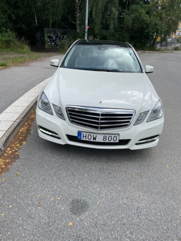 906897-9 Mercedes-Benz E 200 CGI BlueEFFICIENCY - 2011