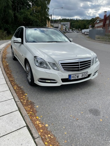 906897-11 Mercedes-Benz E 200 CGI BlueEFFICIENCY - 2011