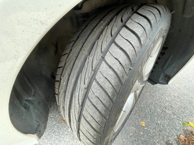 906897-32 Mercedes-Benz E 200 CGI BlueEFFICIENCY - 2011