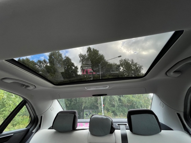 906897-26 Mercedes-Benz E 200 CGI BlueEFFICIENCY - 2011