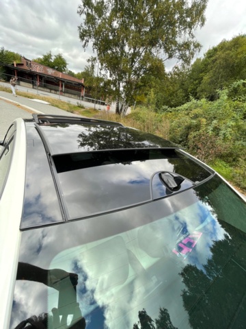 906897-29 Mercedes-Benz E 200 CGI BlueEFFICIENCY - 2011