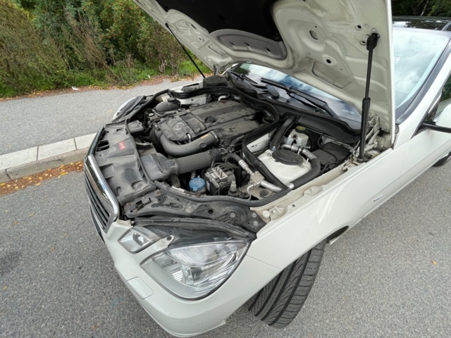 906897-13 Mercedes-Benz E 200 CGI BlueEFFICIENCY - 2011