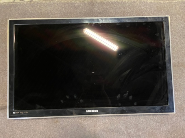 686746-1 Samsung TV-skärm 40 tum ink väggfäste