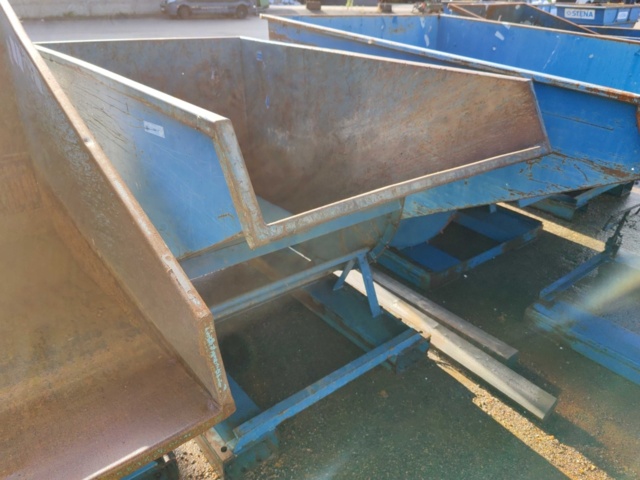 940083-8 Dump container