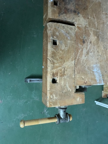 810057-5 Work bench for wood and metal work (reversible table top)